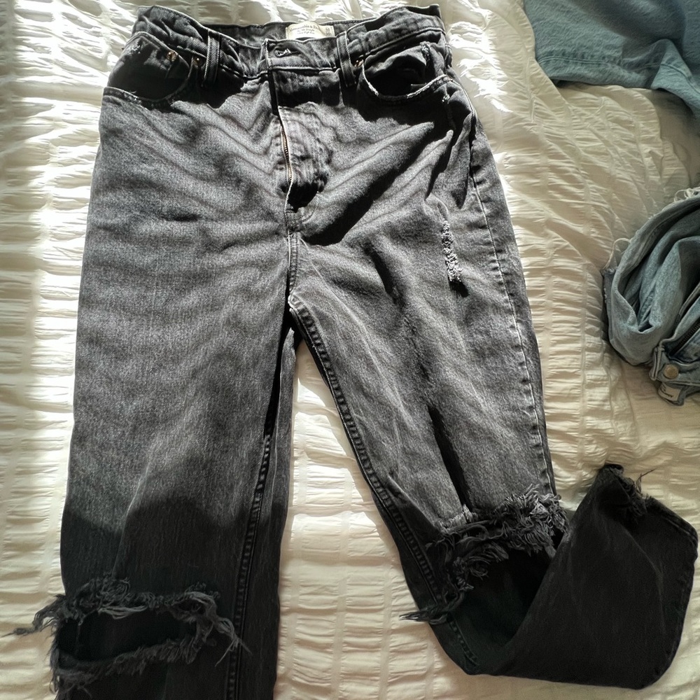 Abercrombie black high rise, straight leg jeans